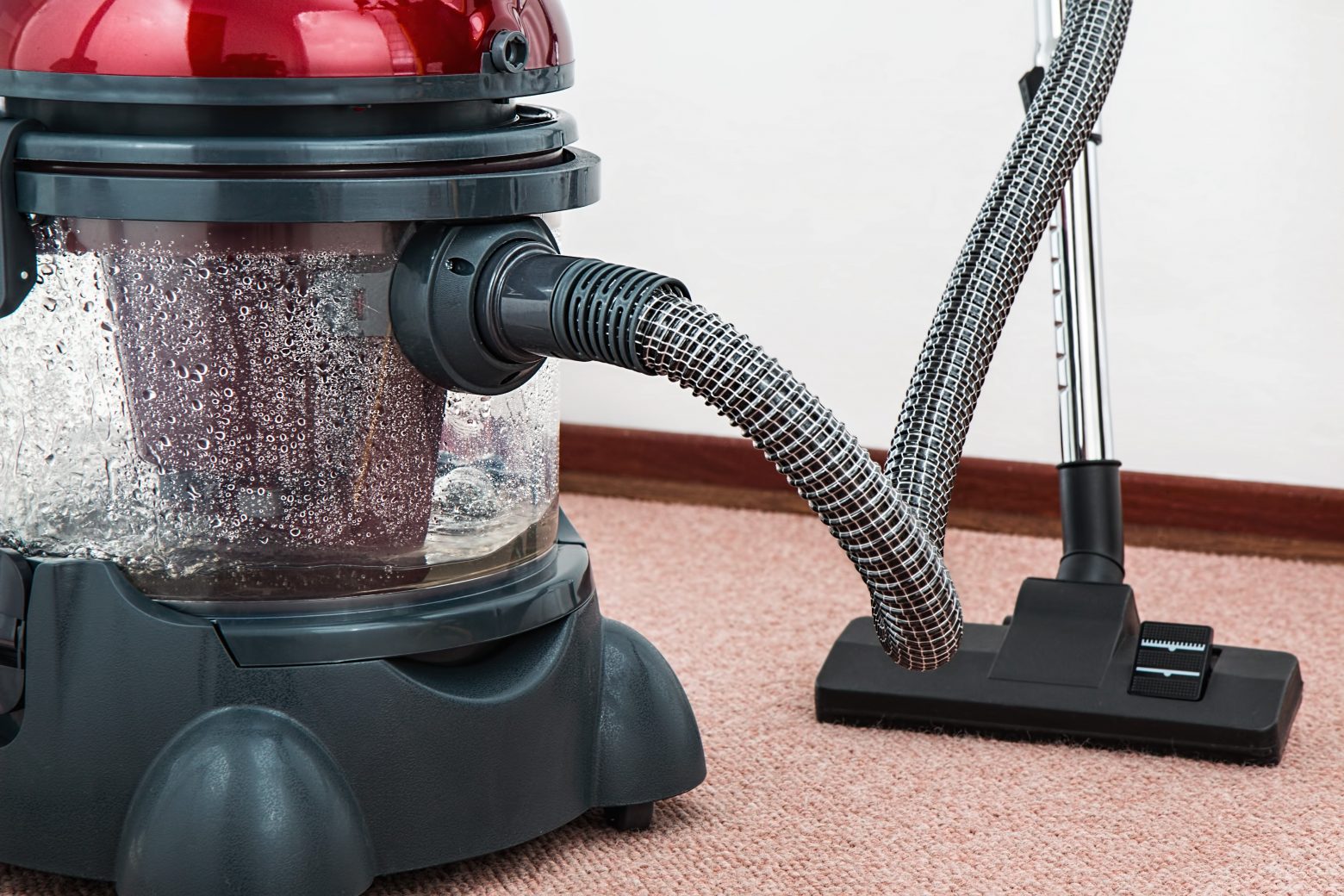 vacuum-cleaner-657719